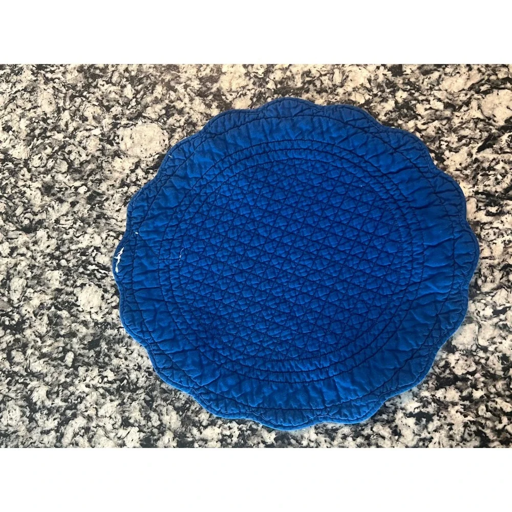 Floral Quilted Round Placemats Set of 3 Reversible Scalloped Blue (0923)